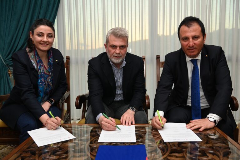 Sanayide Kadın Eli Projesi İçin İlk İmzalar Atıldı