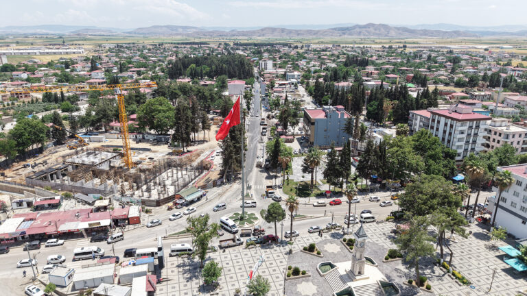 Büyükşehir Türkoğlu’nda Altyapının Ardından Asfalta Başladı