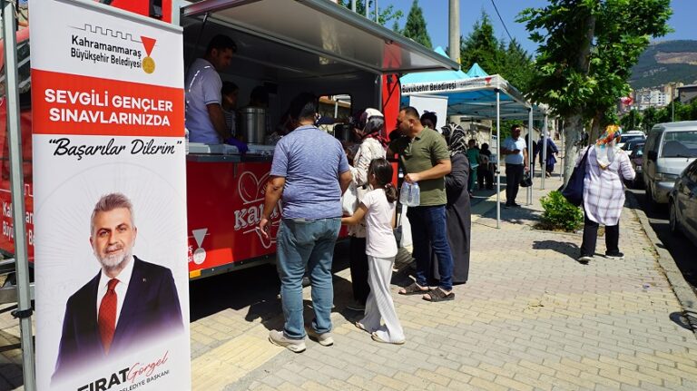 Büyükşehir, Öğrenci ve Velilerin LGS Heyecanına Ortak Oldu