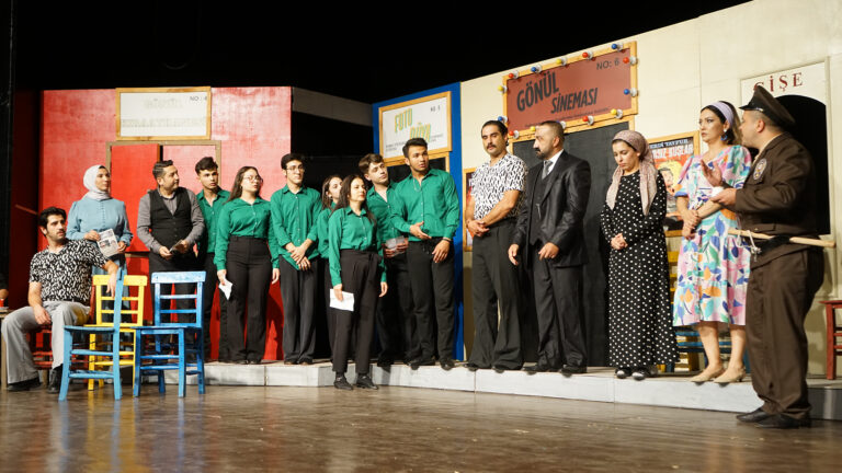 Sahne Maraş, Ödüllü Gösterisiyle Bir Kez Daha Seyirci Karşısına Çıktı