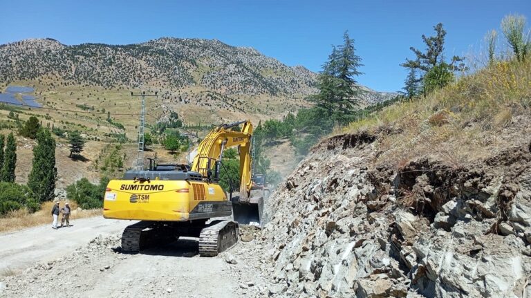 Büyükşehir, Göksun Elmalı’da Yeni Yol Açıyor
