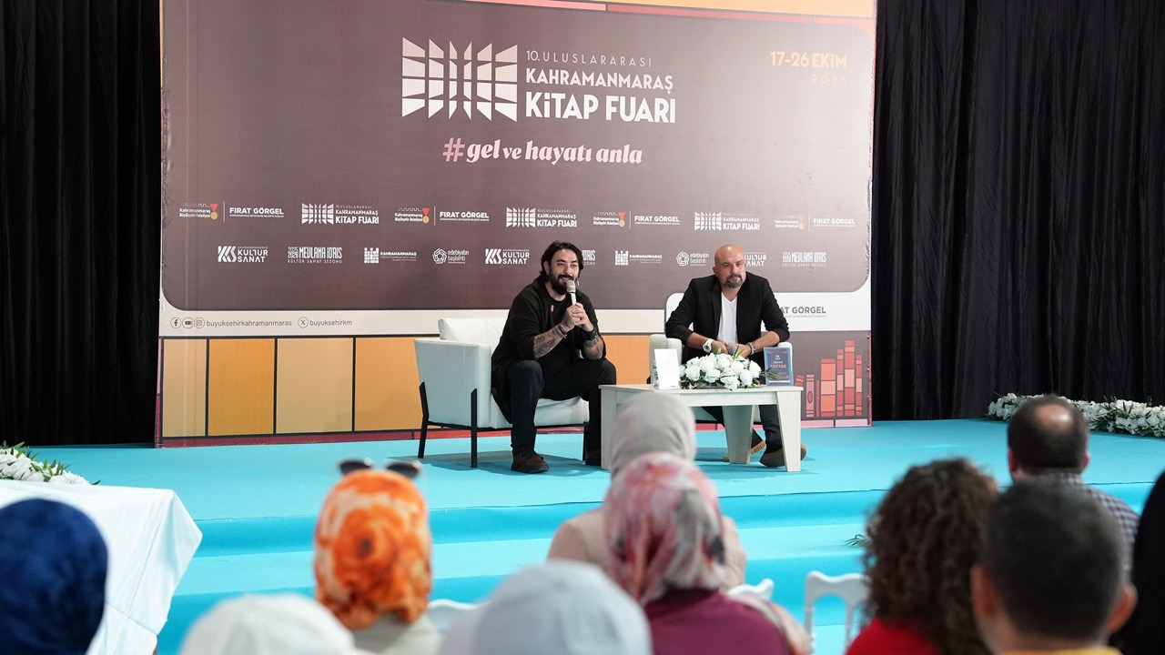 Kitap Fuarı, İkinci Gününde Batı ve Toytok Söyleşisiyle Devam Etti