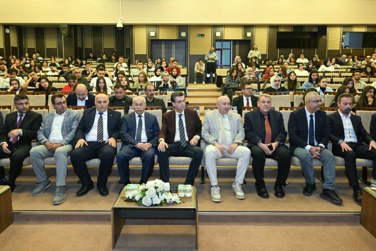 KSÜ’de Küresel Belirsizlik Ortamında Yeni Ortadoğu Jeopolitiği Konuşuldu