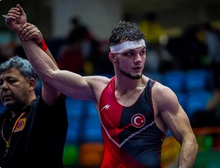 Kahramanmaraşlı Güreşçi Ömer Çayır Dünya Şampiyonu Oldu