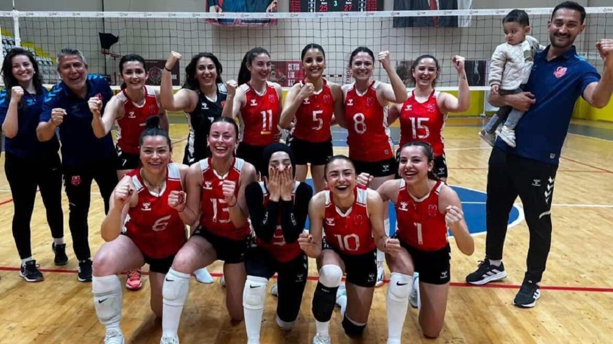 Büyükşehir Belediyespor Kadın Voleybol Takımı 2. Lig’e Yükseldi