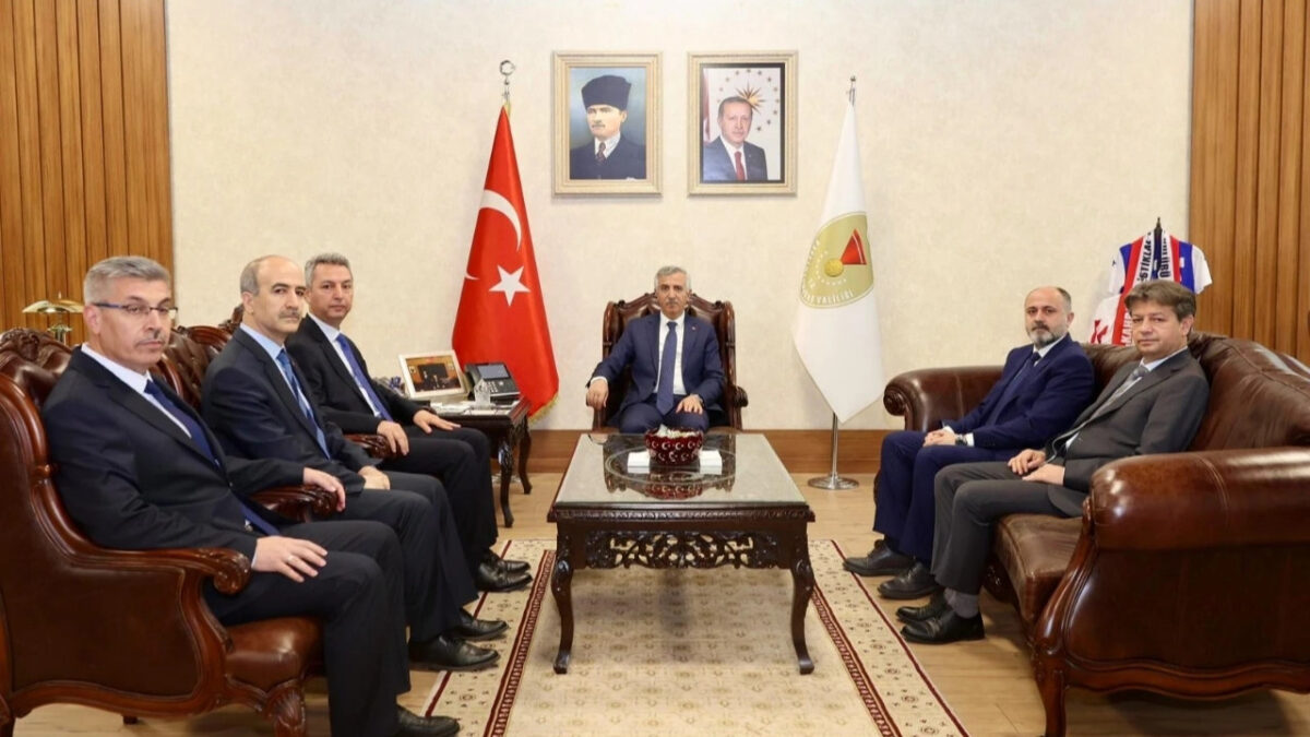 Rektör Okumuş’tan Vali Ünlüer’e Ziyaret