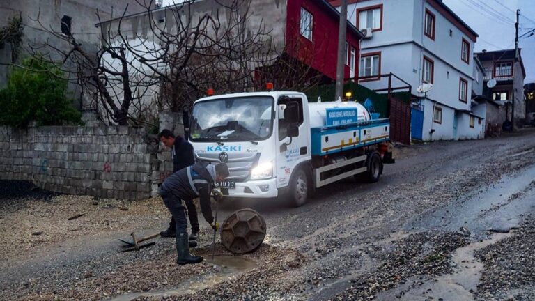 Büyükşehir’den Yağış Sonrası Arterlere Anında Müdahale