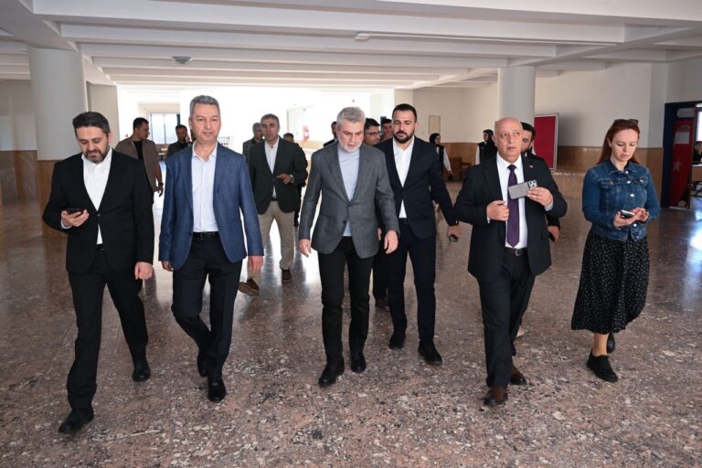 KSÜ’de Üniversiteye Hazırlanan Gençlere Ödüllü Deneme Sınavı Yapıldı