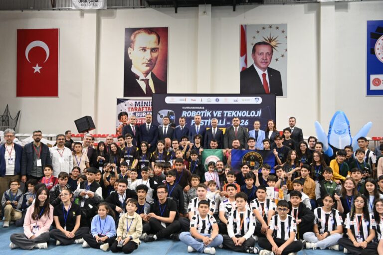 Teknoloji Tutkunu Gençler Robotik Festivalinde Buluştu