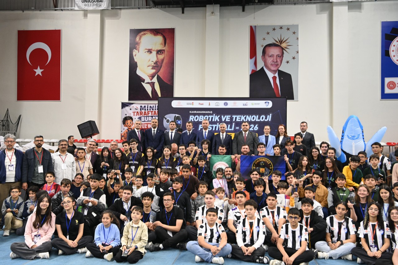 Teknoloji Tutkunu Gençler Robotik Festivalinde Buluştu