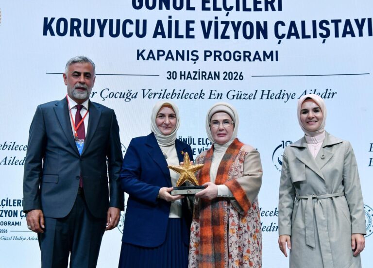 Kahramanmaraş’ın Koruyucu Aile Başarısı Ödülle Taçlandı