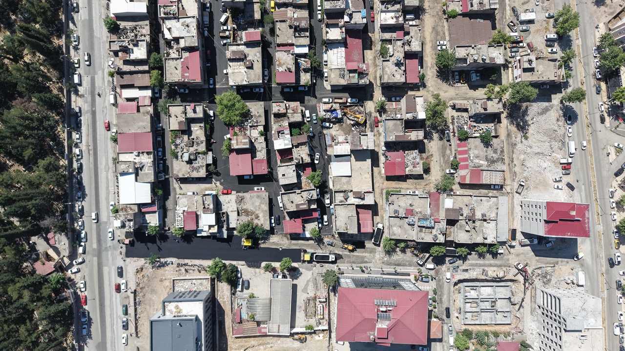 Büyükşehir, Eski Sanayi Sitesinin Yollarını Bir Bir Asfaltlıyor