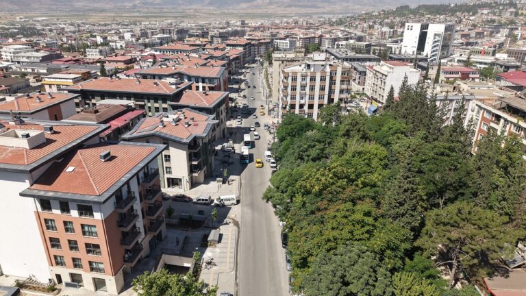 Büyükşehir, Zübeyde Hanım’da Son Kat Asfalta Geçiyor