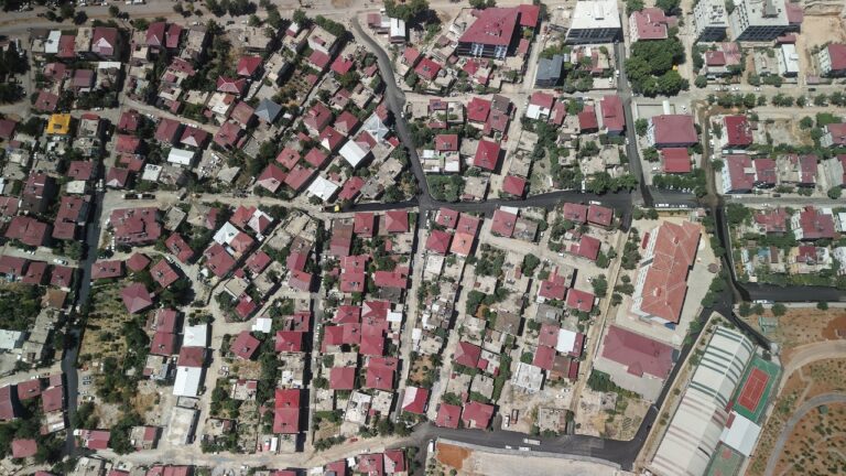 Büyükşehir, Asfalt Mesaisine Durmaksızın Devam Ediyor