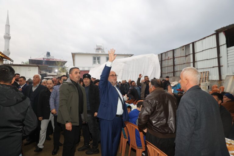 Yüz Yüze 100. Mahallede: Başkan Akpınar Gönüllere Dokunan Buluşmalarını Sürdürüyor