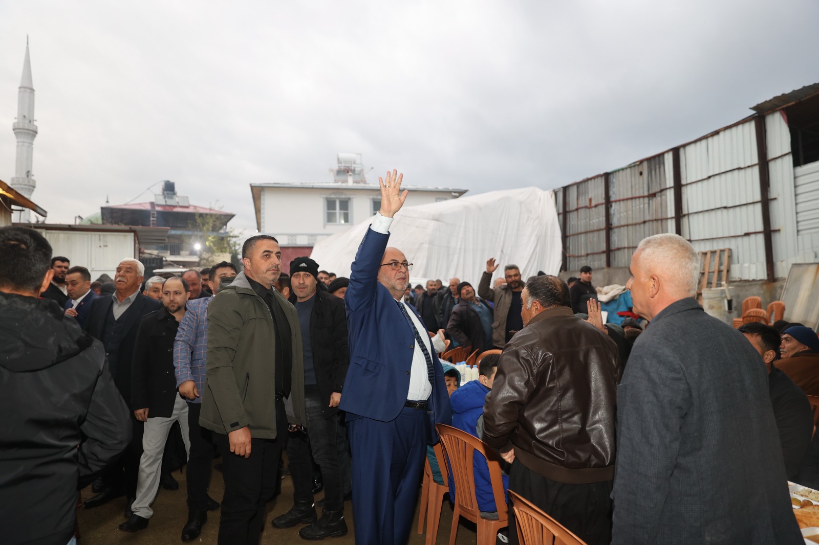 Yüz Yüze 100. Mahallede: Başkan Akpınar Gönüllere Dokunan Buluşmalarını Sürdürüyor