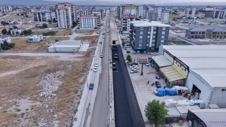 Büyükşehir, Elbistan Dr. Devlet Bahçeli Bulvarı’nda Büyük Dönüşüm Başlattı