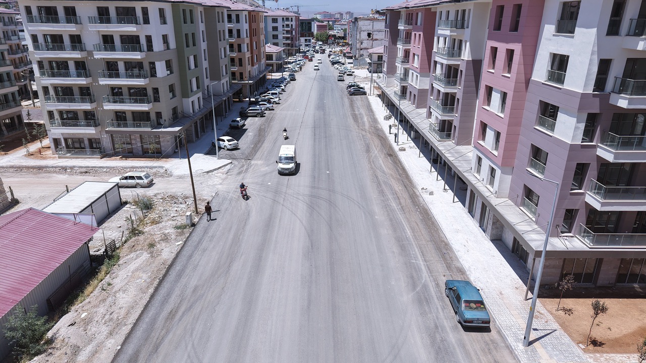 Büyükşehir, Elbistan Hacı Esat Efendi Caddesi’nde İlk Etabı Tamamladı