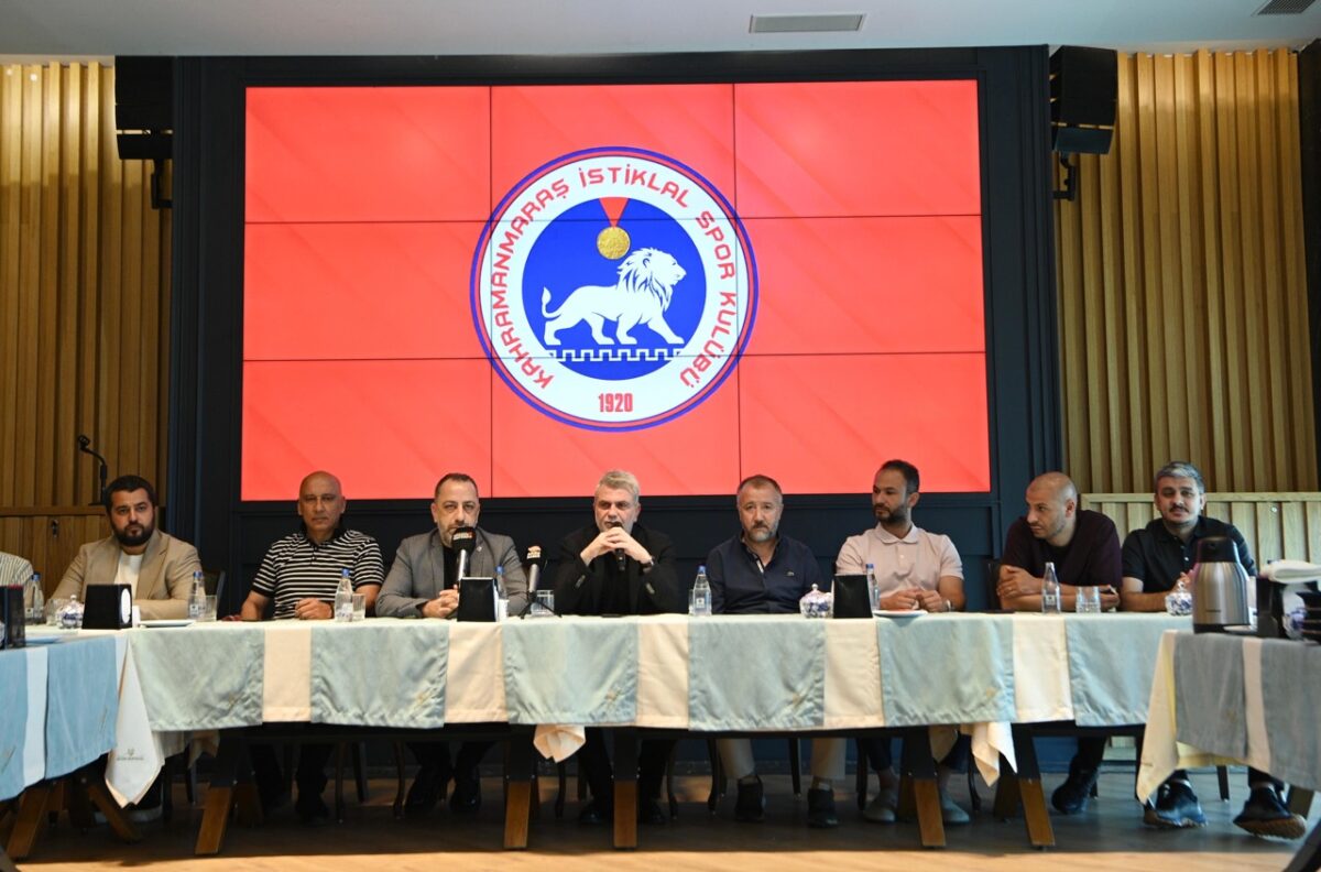 Başkan Görgel, İstiklalspor Yönetimi ve Futbolcularıyla Bir Araya Geldi