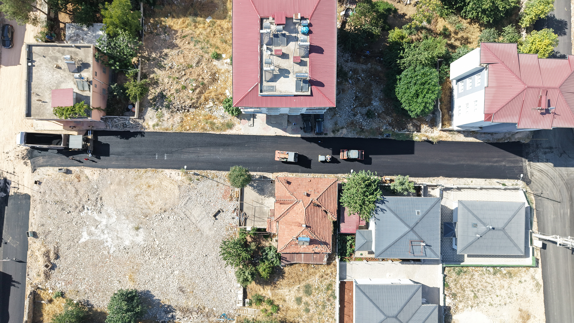 Pazarcık’ta Yollar Büyükşehir’le Yenileniyor