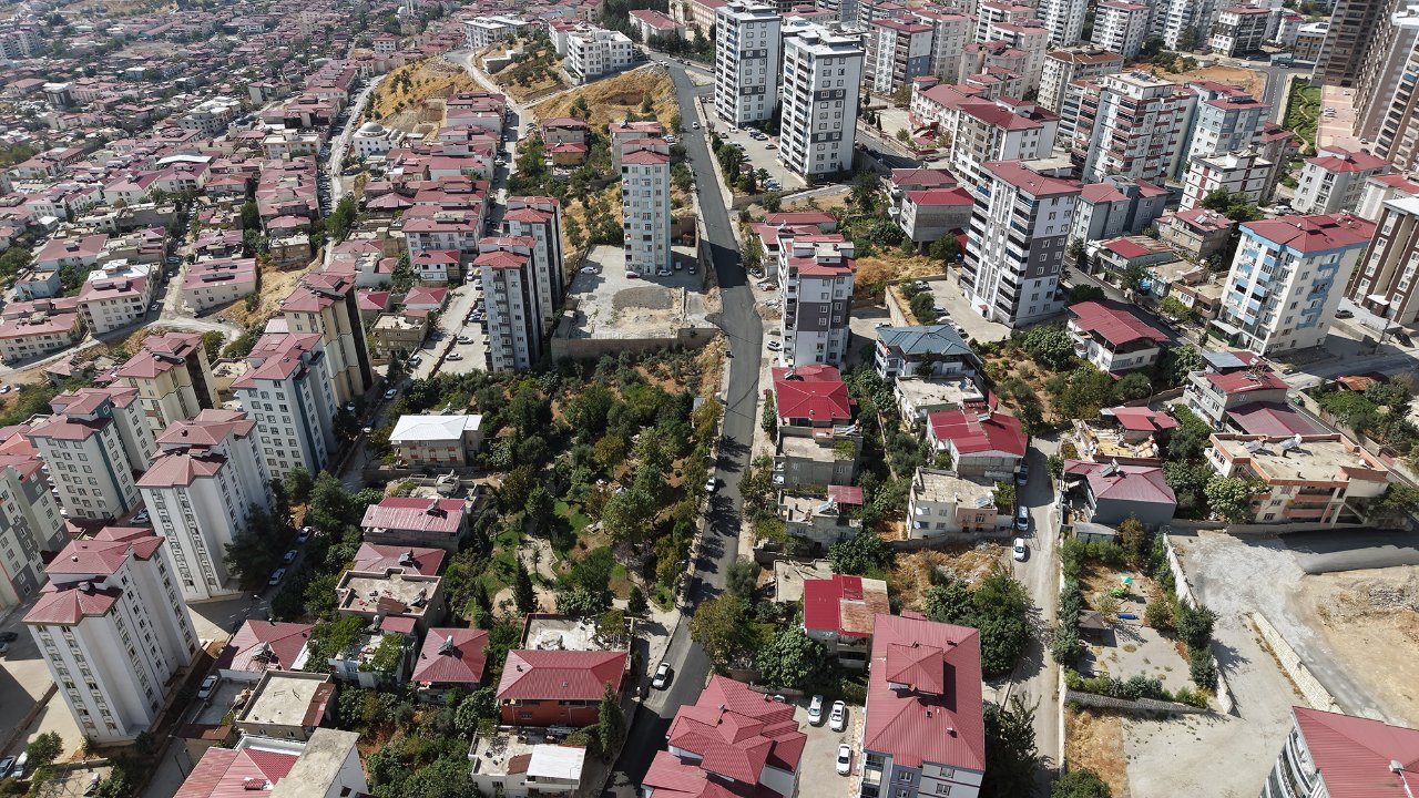 Büyükşehir’in Asfalt Mesaisi Sokak Sokak, Cadde Cadde Devam Ediyor