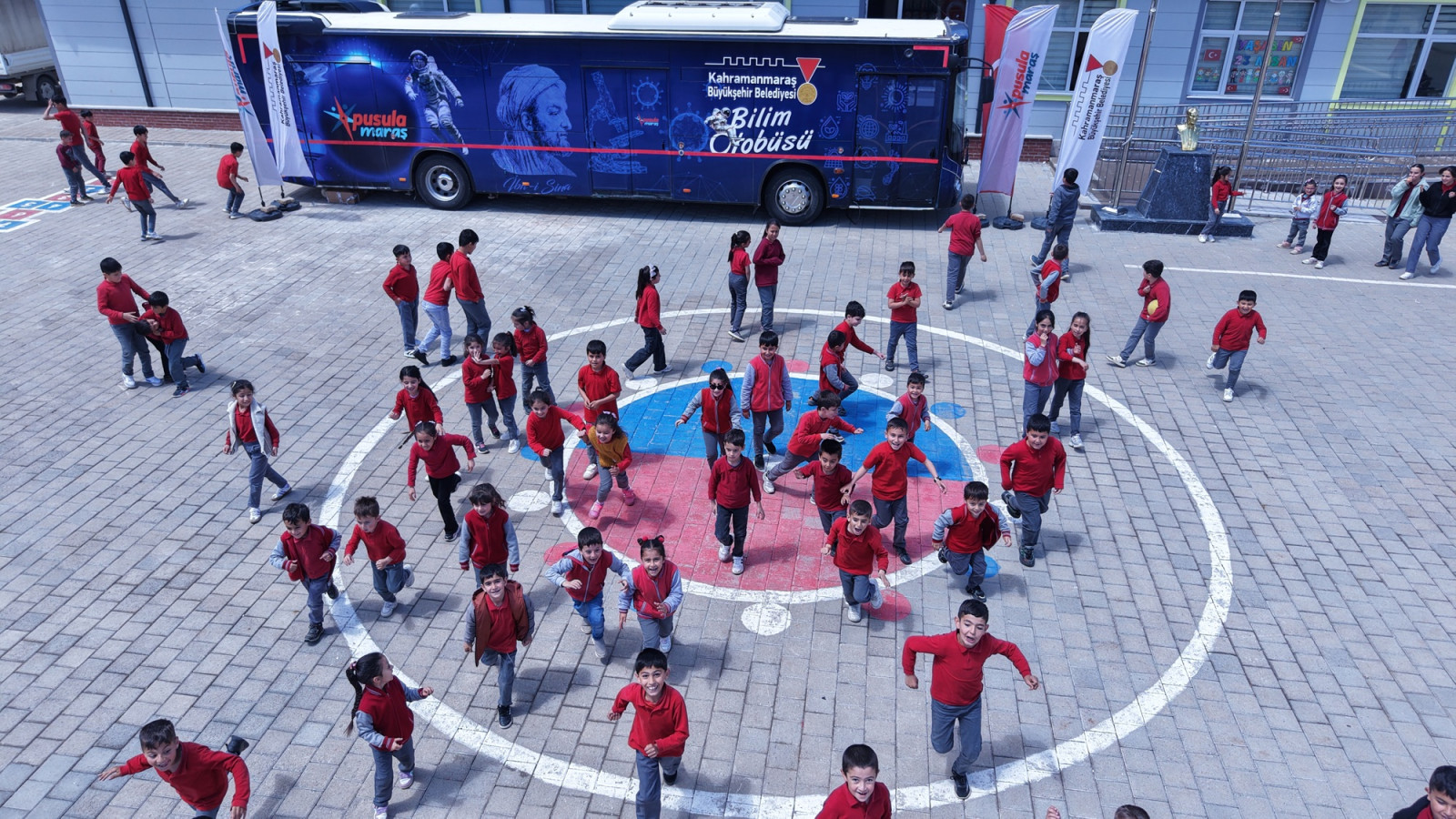 Pusula Maraş’ın Bilim Otobüsü Yeni Eğitim Döneminde de Yollarda