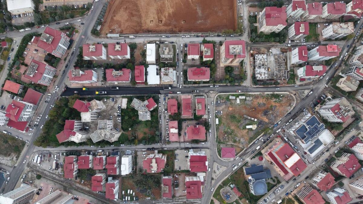 Büyükşehir, Altyapı Sonrası Asfalt Yatırımlarını Durmaksızın Sürdürüyor