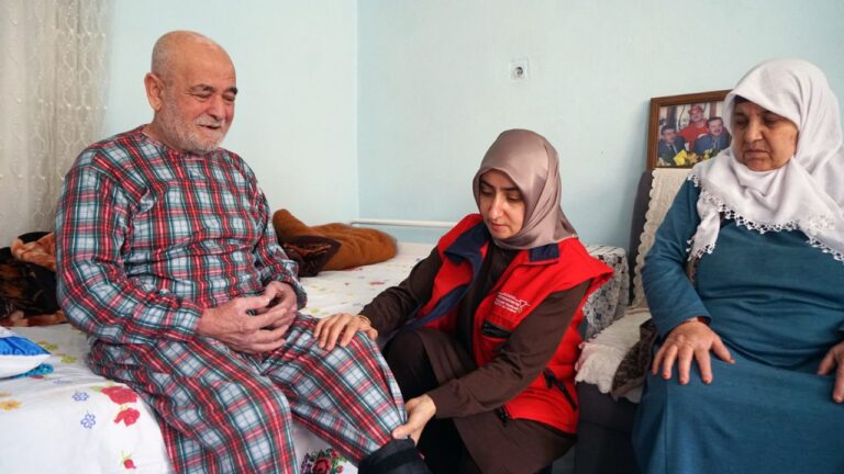 Büyükşehir’den Ulu Çınarların Hayatını Kolaylaştıran Yatırımlarını Artırarak Sürdürüyor